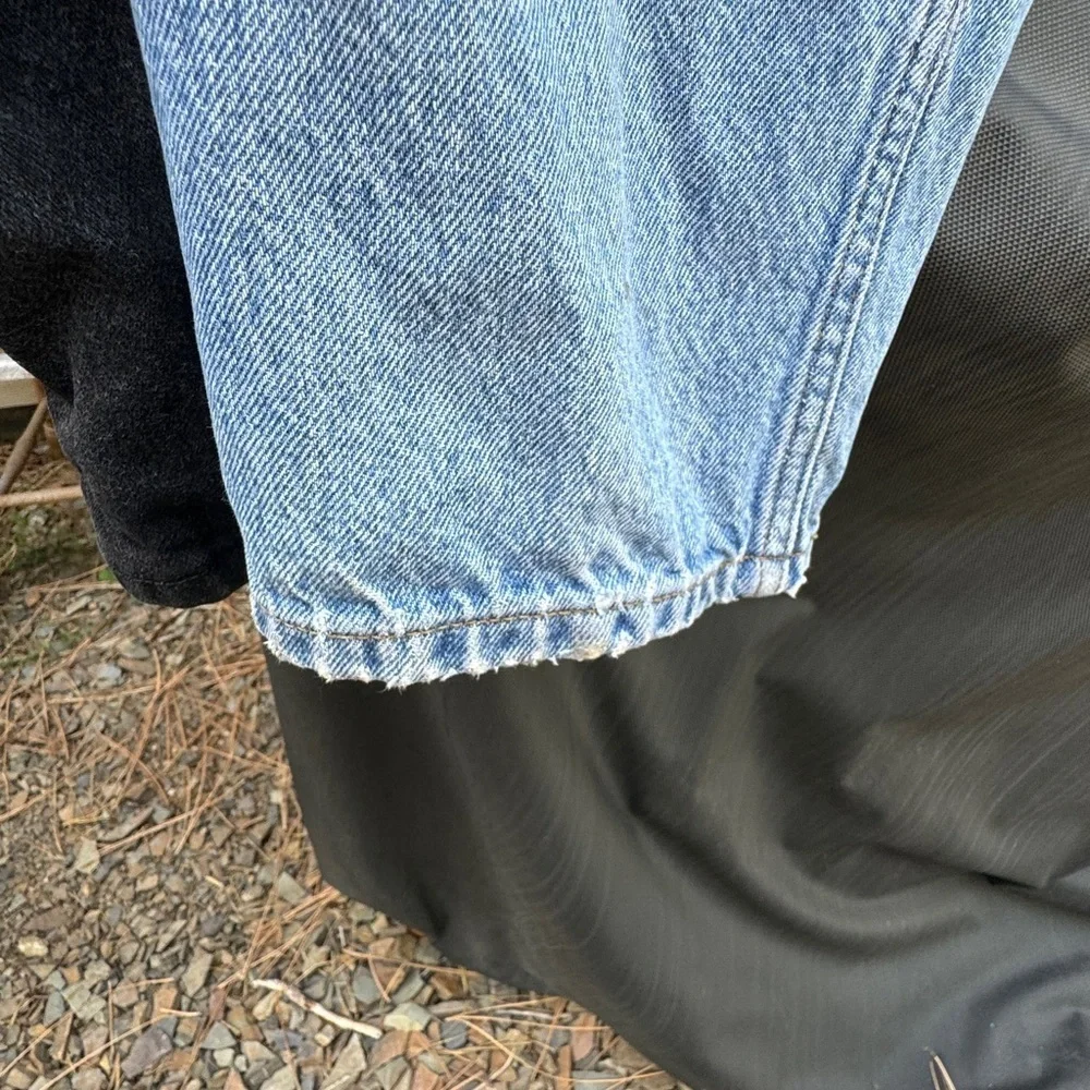 Levi’s 505 Perfectly broke-in Jeans-see pics label 40” x32” (actual 40” x 29.5”)